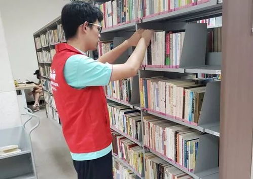 青春三下鄉(xiāng) 圖書翰墨飄香，中華文化源遠(yuǎn)流長
